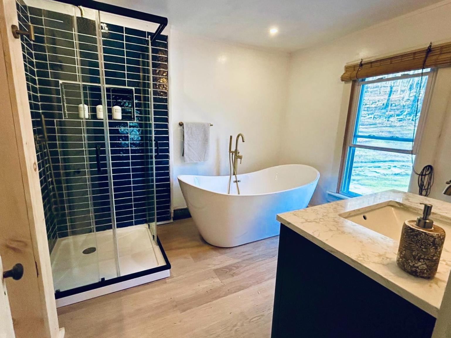 Cozy Cottage With Jacuzzi And Fire Pit And Reading Nook! Livingston Manor Eksteriør bilde